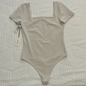 Aritzia Babaton Contour Squareneck Bodysuit - NWT - Size Medium - Matte Pearl